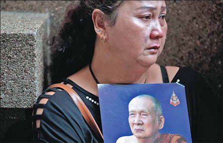 Thailand mourns top monk