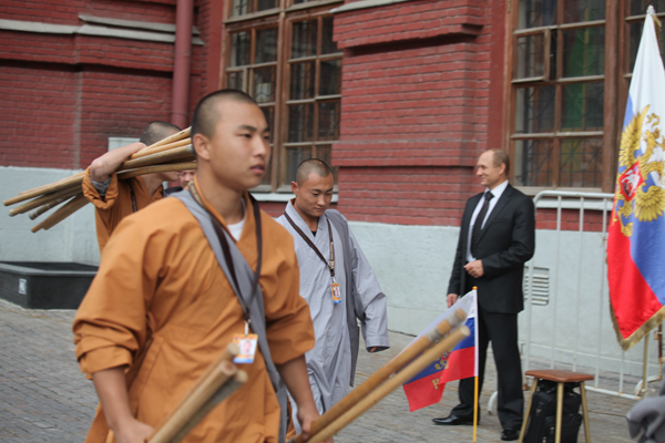 Shaolin kung fu performance hits Red Square