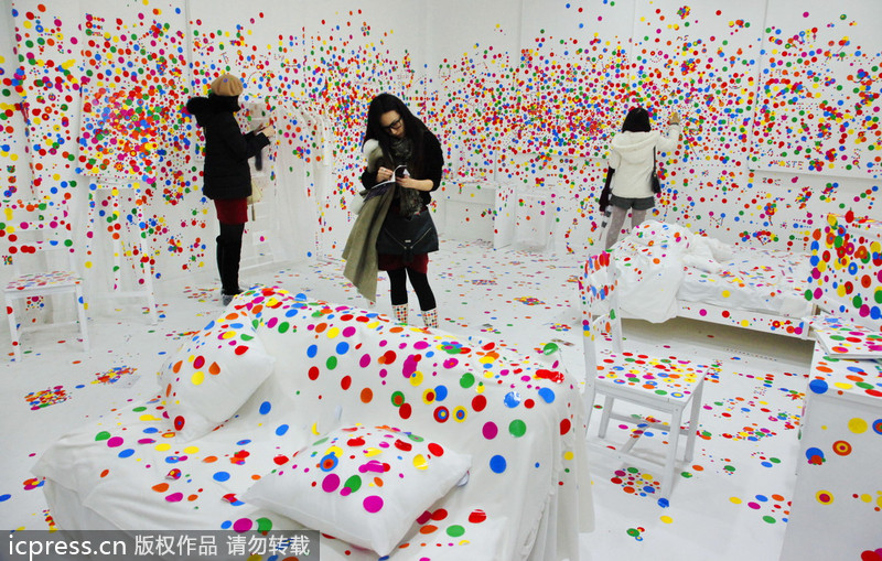 Japanese artist lights up Shanghai