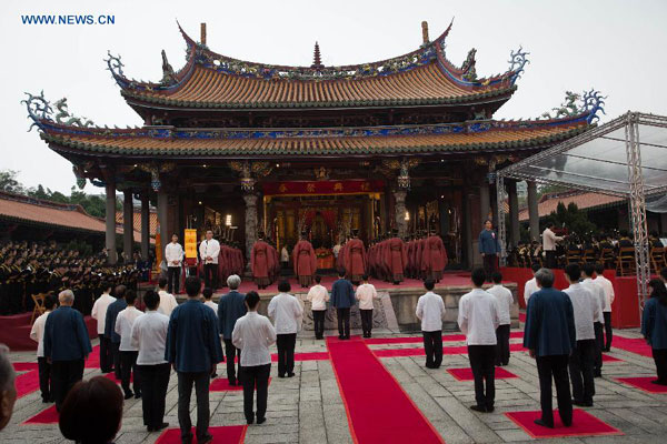 Spring homage ritual held to honour Confucius in Taipei