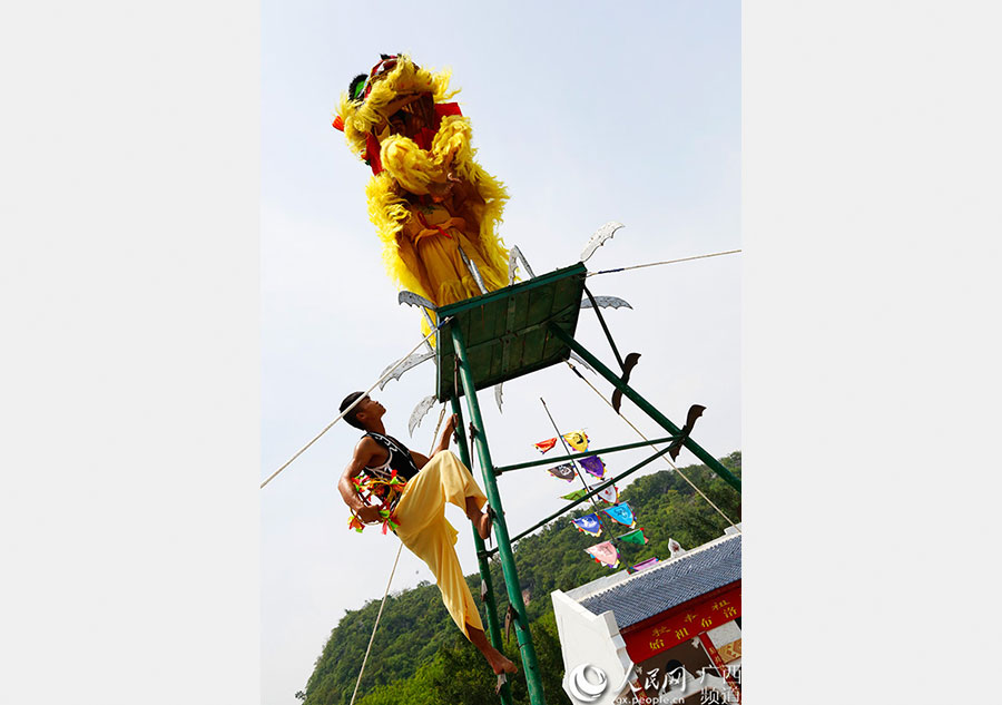 Lion dance on knifepoint in Guangxi