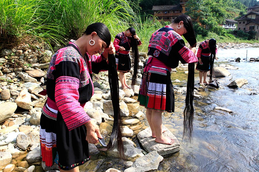 Huangluo: China's 'long hair village'