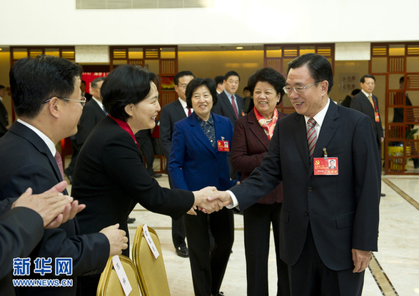 图：贺国强参加福建代表团讨论