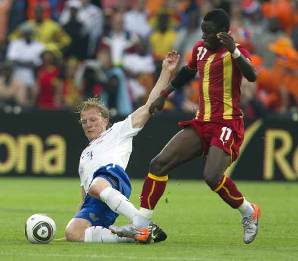 热身赛：范德法特传射造点球 荷兰主场4:1大胜加纳