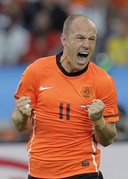 荷兰2:1胜斯洛伐克 罗本上演招牌式入球