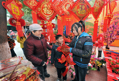 湖北红安：让孩子笑着过年