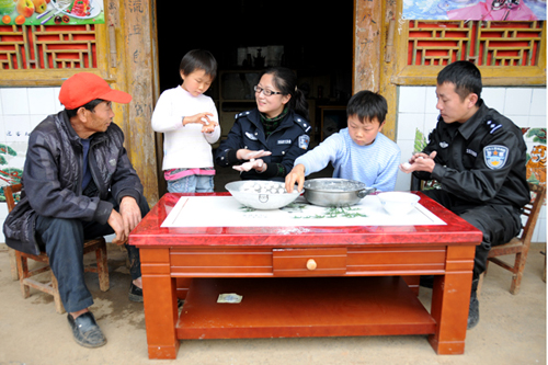 一样的元宵节 不一样的警民情