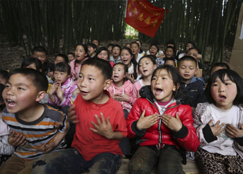 中国日报聚焦芦山地震之 学生篇