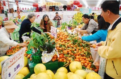 南加州华人超市年货畅销 华人家中年货囤成山(图)