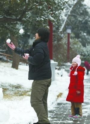 北京今迎入冬以来第四场降雪 降雪量为小到中雪(图)
