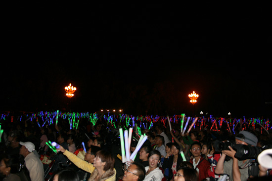 2011年拉萨雪顿节首次在晚上举行开幕式
