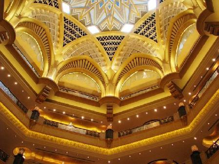 金碧辉煌！40吨黄金打造的八星级酒店