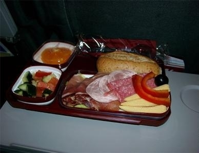 飞机上也有美食！看看各航空公司飞机餐