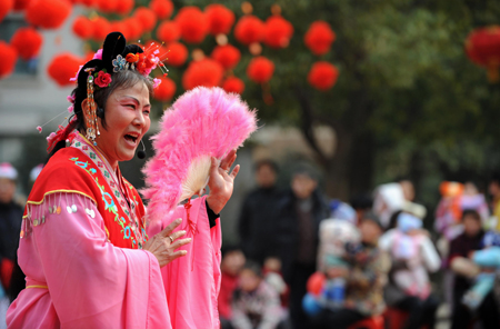 社区闹元宵 欢乐邻里情