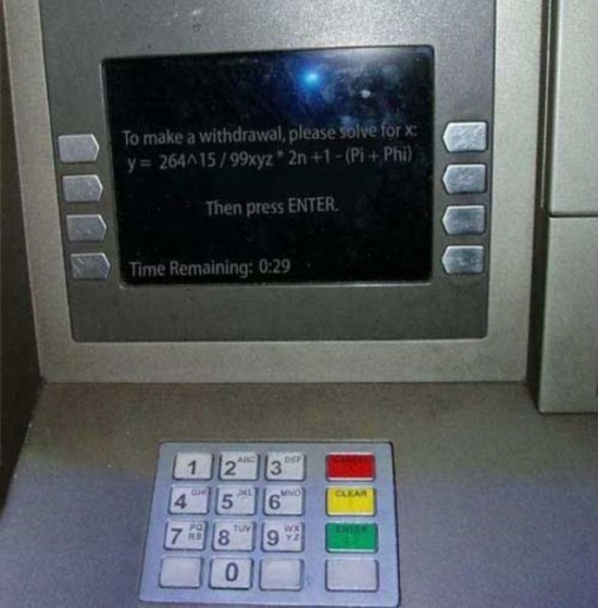 看看ATM机前的囧人囧事