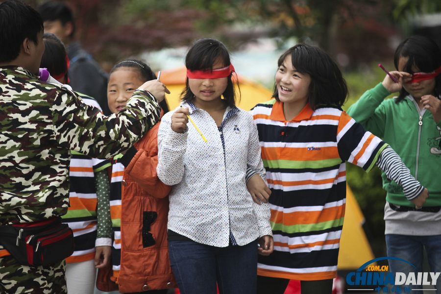 中国日报聚焦芦山地震之 学生篇