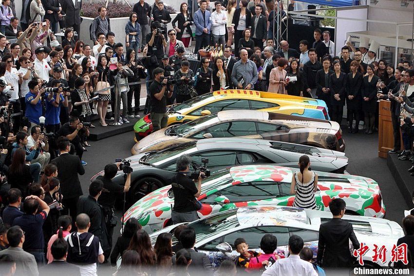 组图：逾30辆兰博基尼亿元车队亮相香港