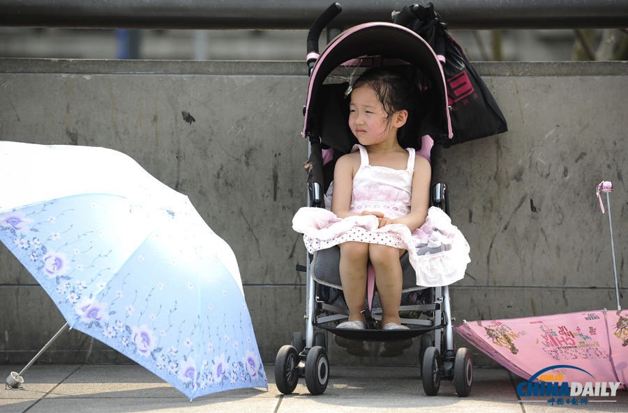 中国日报聚焦全国多地高温天气