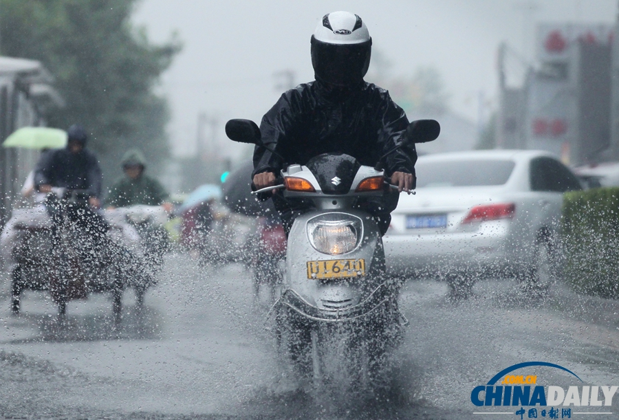 高清图：北京今天持续降雨天气 局地暴雨
