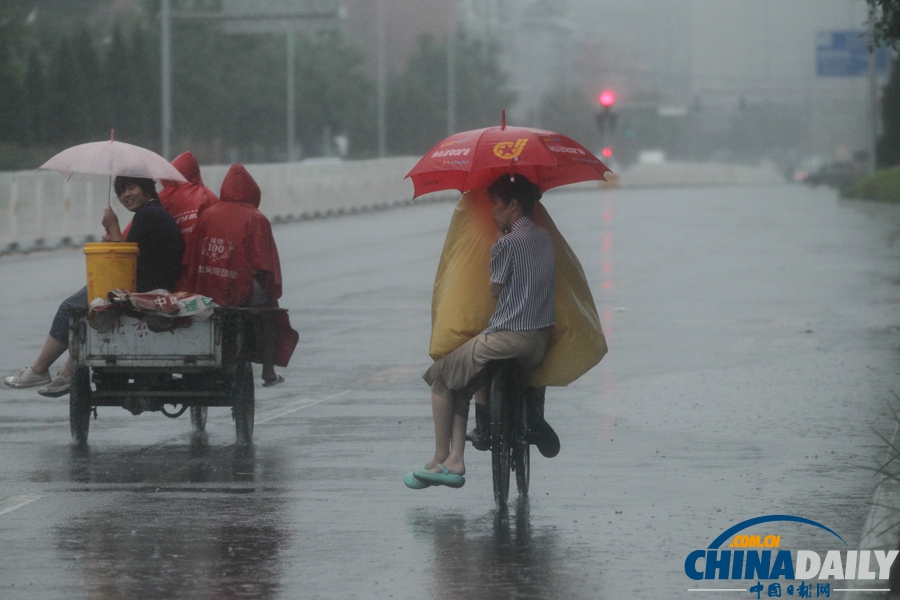 高清图：北京今天持续降雨天气 局地暴雨