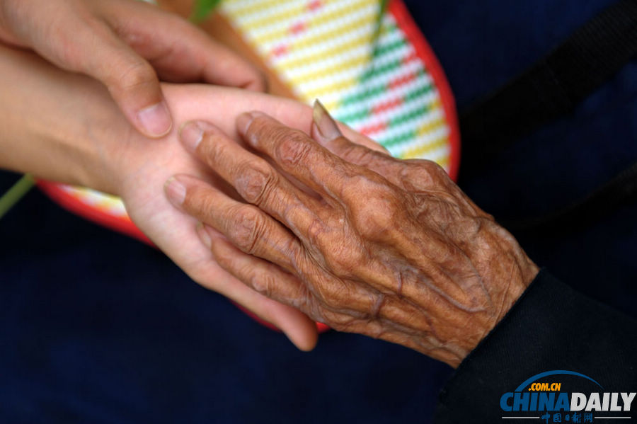 116岁成都老人今天过生日 “全球最长寿”获认证