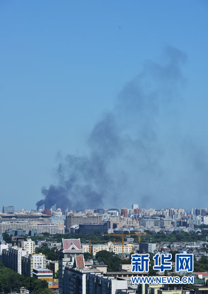 北京一家乐福超市发生火灾