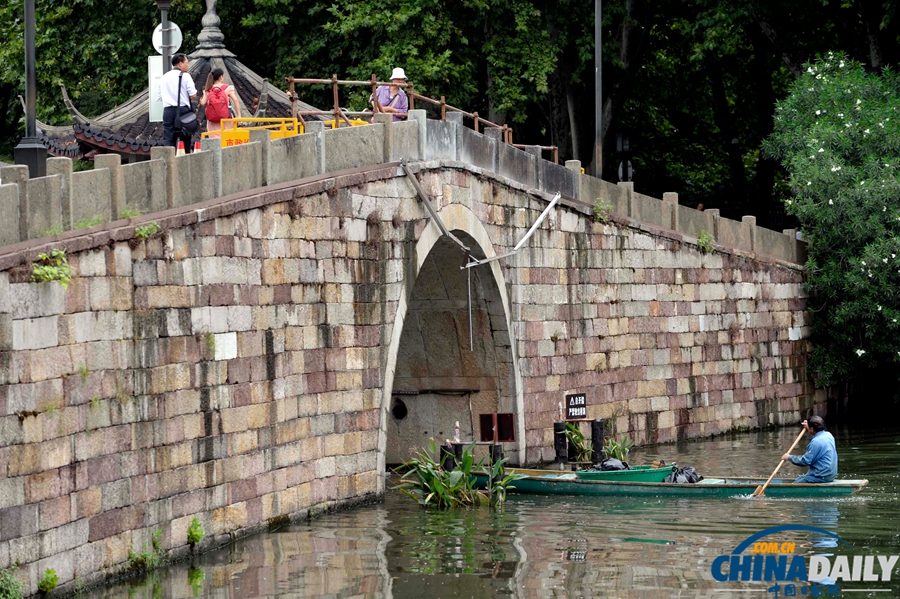 杭州西泠桥被撞石桥栏修复如初