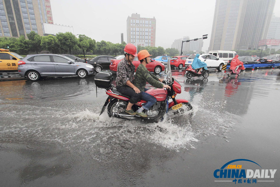 超强台风“天兔”来袭 浙江绍兴现海市蜃楼