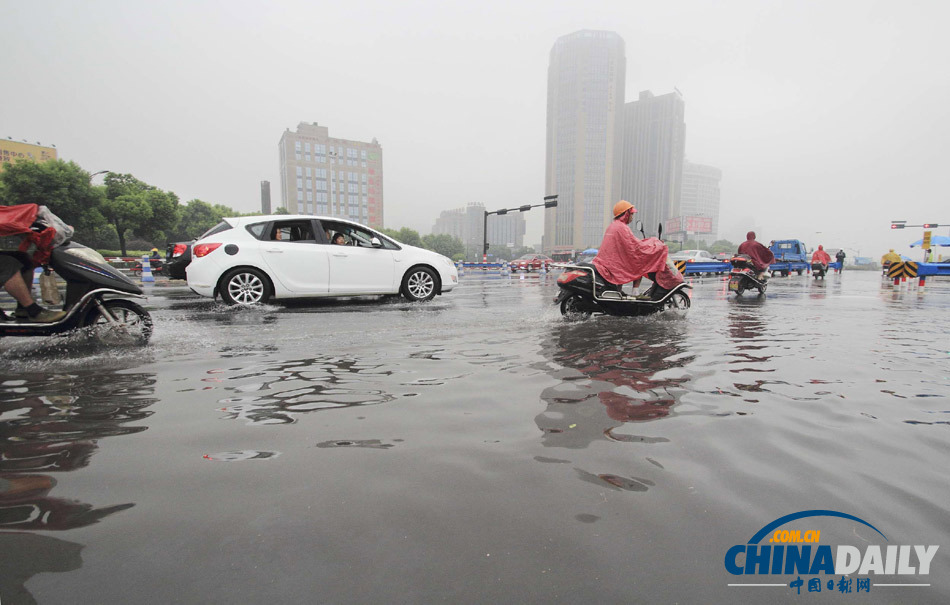 超强台风“天兔”来袭 浙江绍兴现海市蜃楼