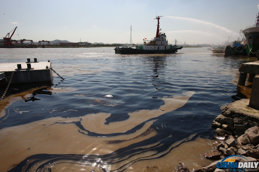 宁波镇海一油船发生爆炸事故致7死1伤