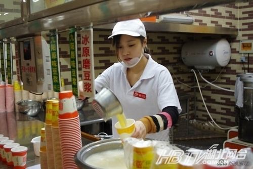 成都“鱿鱼西施”迷倒食客　民间西施大PK