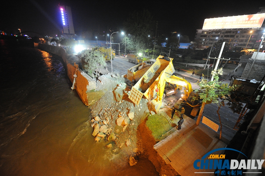 兰州主城区境内黄河河堤发生垮塌