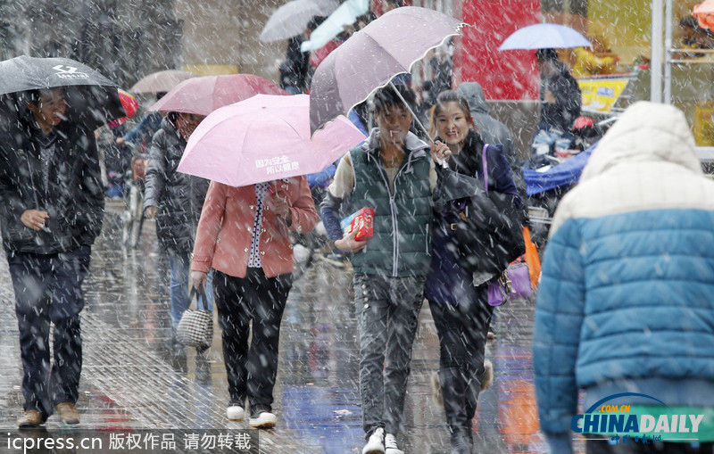 南方持续雨雪第三日 昆明机场延长临时关闭时间