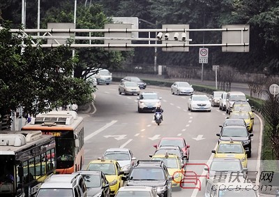 重庆启用卡口系统抓拍逾期未年检车辆 这些路段要小心