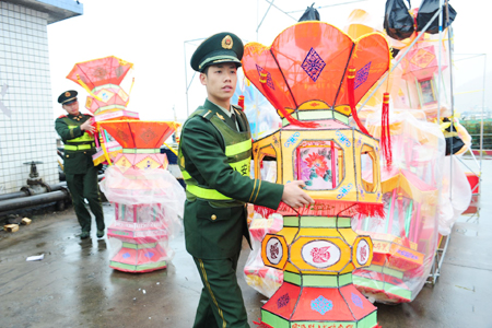 福建：元宵花灯送马祖