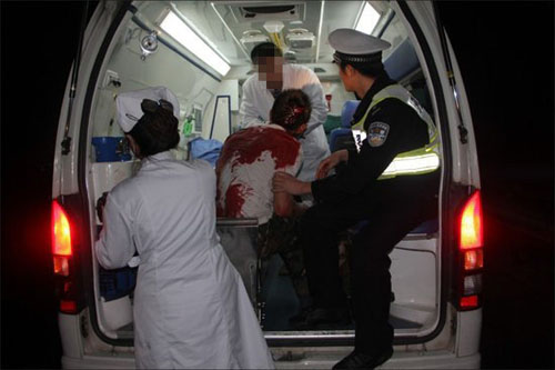 民警救车祸伤者被沾艾滋血 是否被传染尚待观察