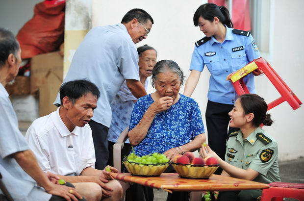 福建：普及新《老年法》 关爱身边老人