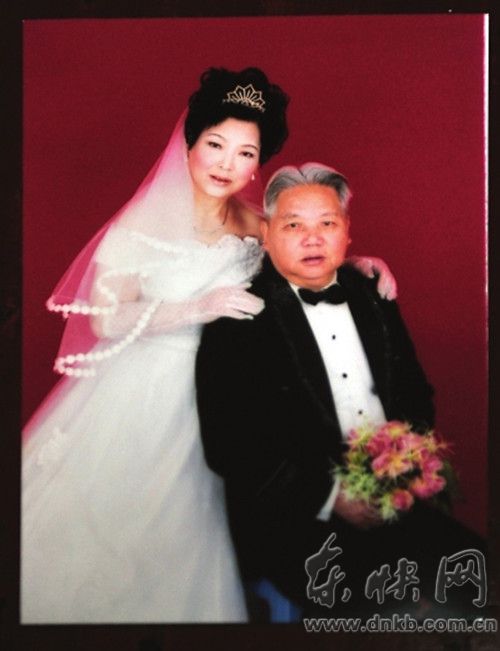 福州8旬老夫妻庆祝“钻石婚” 结婚60年未红过脸