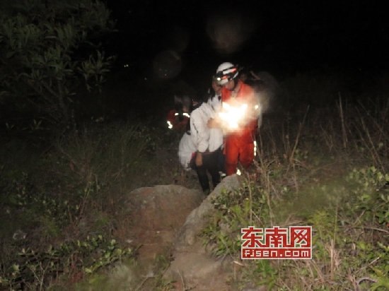 漳州云霄：6名初中生登山走小路 被困山中