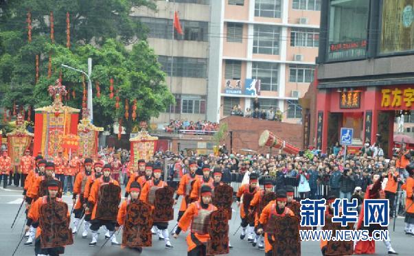 广府庙会民俗大巡游 天宫神将队首亮相