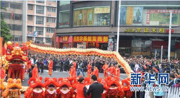 广府庙会民俗大巡游 天宫神将队首亮相