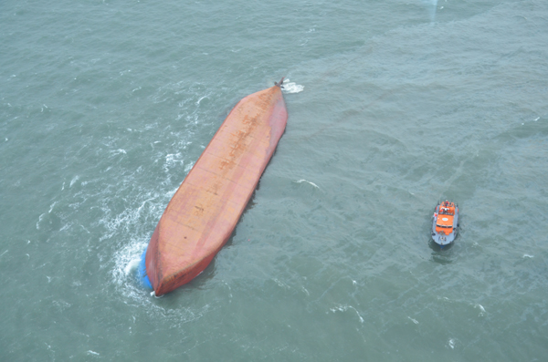 南海海巡执法总队快速反应 救助珠江口“2.10碰撞事故”落水人员纪实