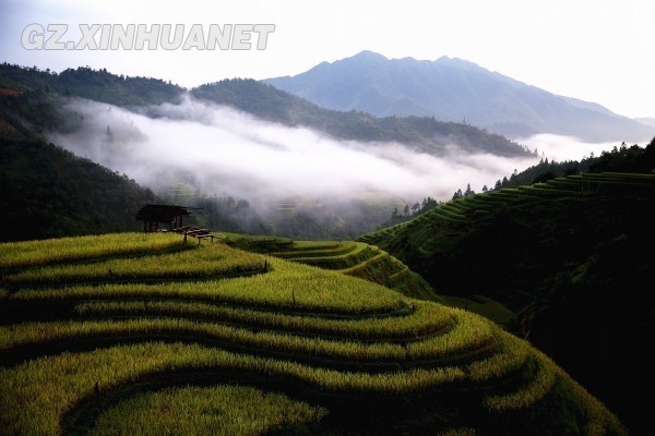 贵州月亮山雨后景美如画