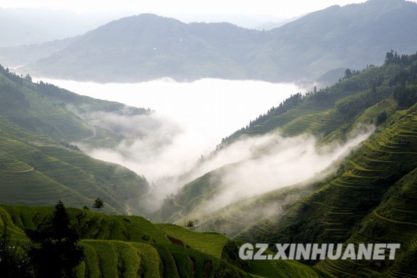 贵州月亮山雨后景美如画