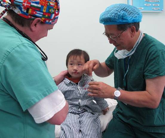 贵州千名兔唇患儿将获国际医学专家免费治疗