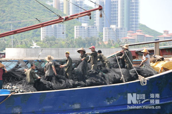 新华社记者微博直播南沙行：民间合力闯深海