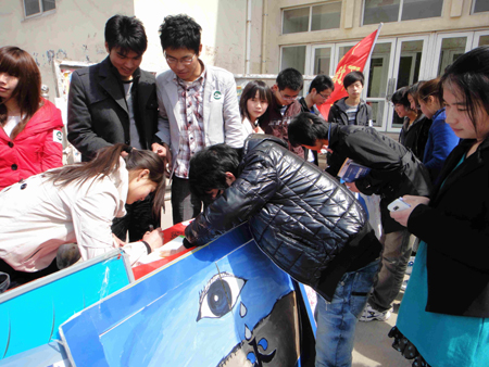 “世界水日”呼吁节约用水 大学生从自身做起