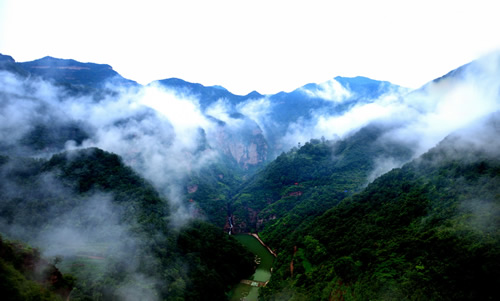 黛眉山世界地质公园 国家4A级旅游景区龙潭大峡谷