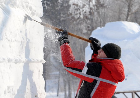 第十五届哈尔滨国际雪雕比赛开幕