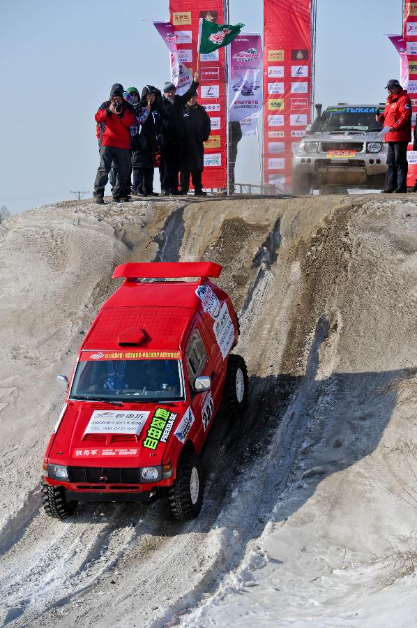 中国“冰雪达喀尔”汽车挑战赛开赛